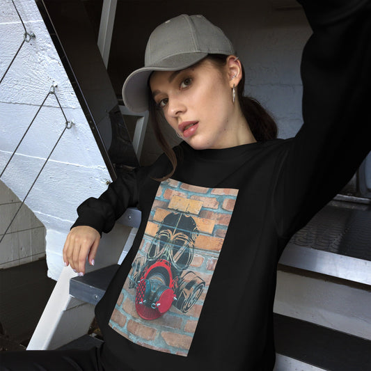 sweatshirt-pullover-gas-mask-graffiti-red-design-snapnote-streetwear-black-woman-front