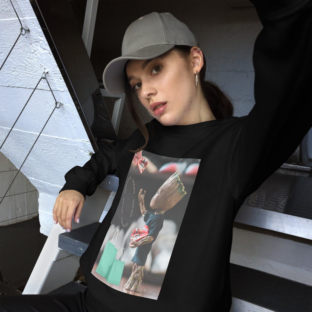 sweatshirt-pullover-superhero-shopping-blue-design-snapnote-streetwear-black-woman-front